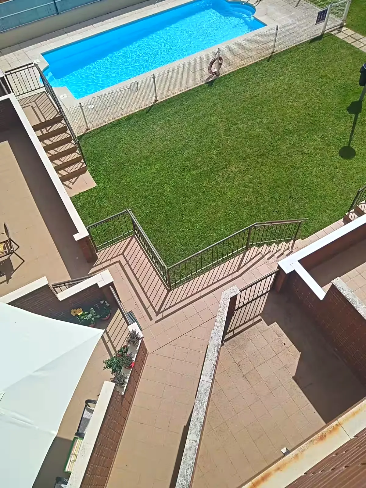 Piscina exterior del apartamento El Rinconcito de Alesanco, La Rioja