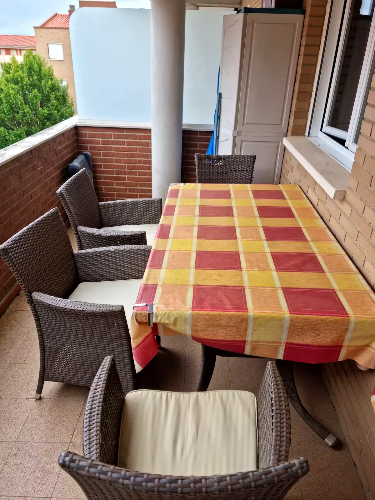 Terraza con mobiliario de exterior